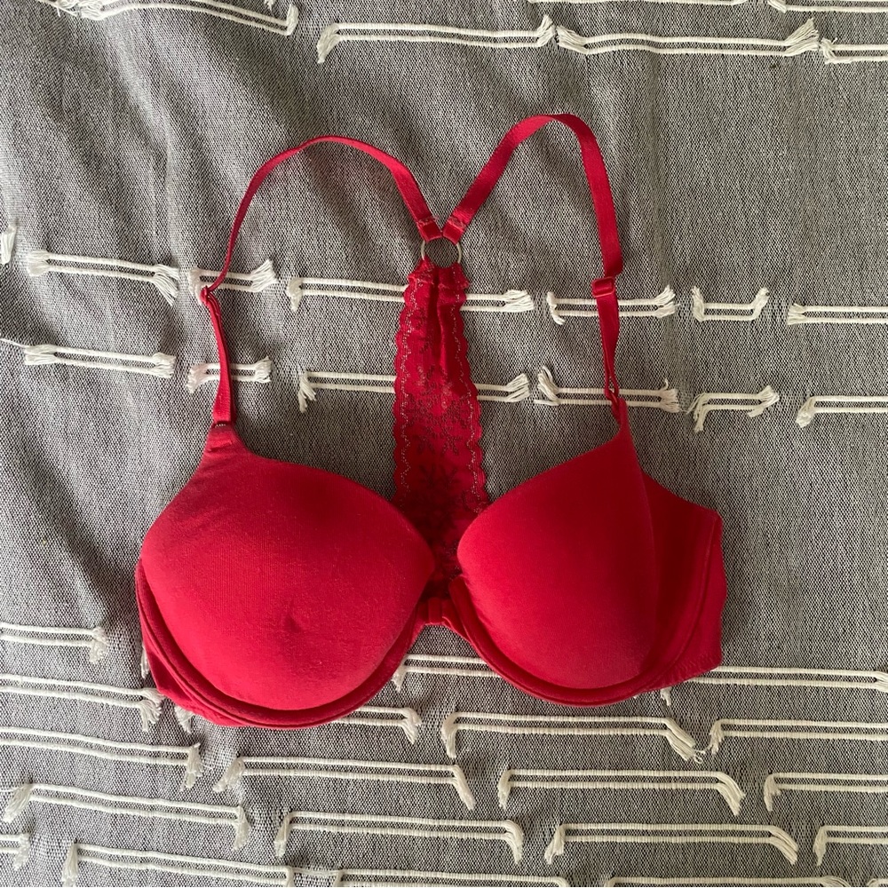 Victoria's Secret Vibrant Red Lace Bra